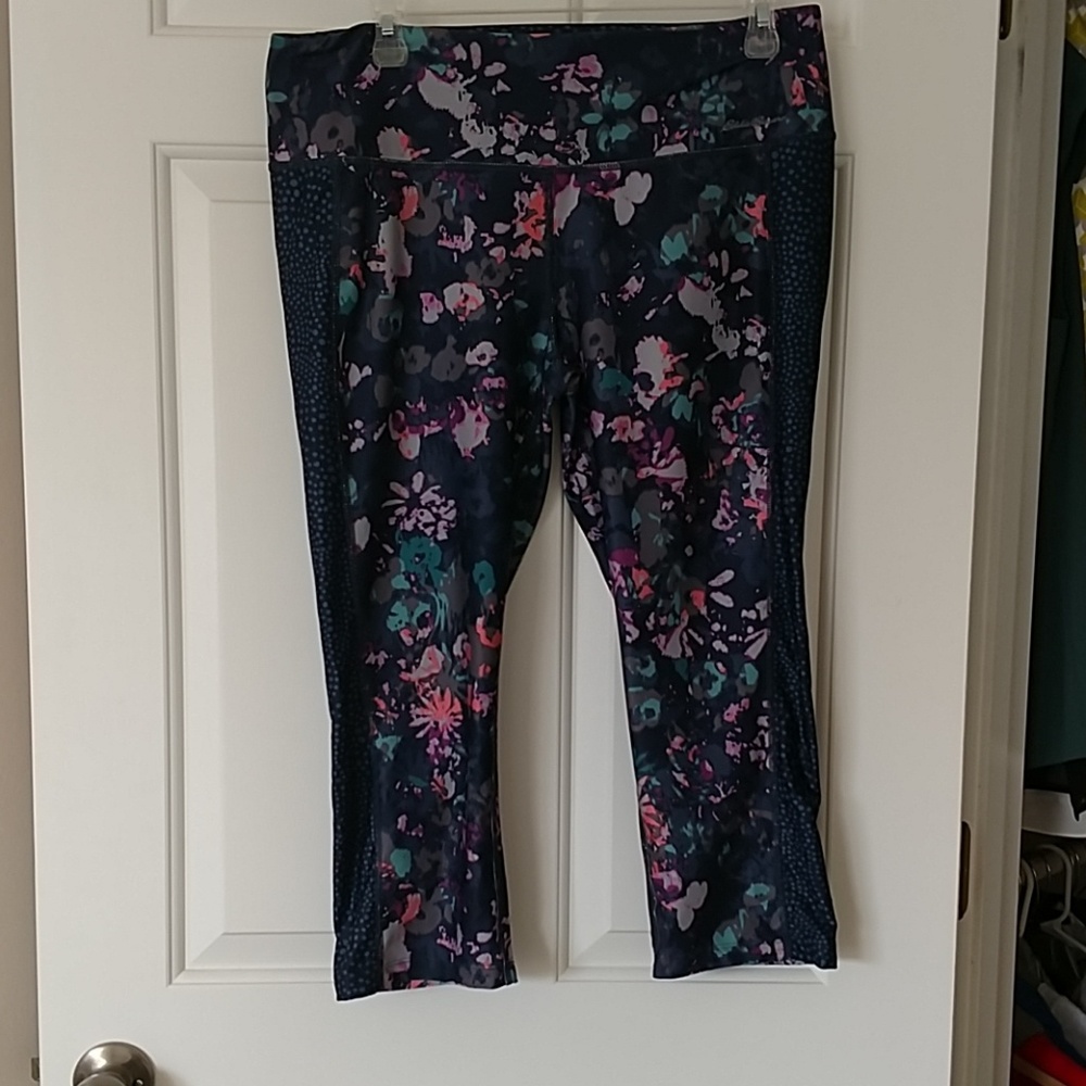 Eddie Bauer Movement Capris